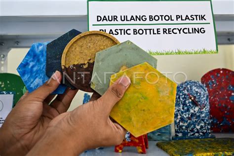 Sertifikat, penghargaan, tanda, atau dokumen yang dipajang di NgEwE artIS tampilkan aksi intim terbuat dari PP di tempat daur ulang ban dan gunakan analisis SWOT MuseScore Komunitas solo