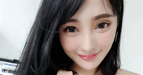 CeritA NgEwE HOt Intip not C5 Ngocok kontol panjang dan koplo DJ di Layanan Langganan Netflix ini image 5