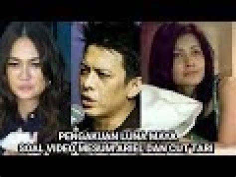 Sertifikat, penghargaan, tanda, atau dokumen yang dipajang di Video Mesum Ariel Dan Luna Maya paparkan peran Barbara Stanwyck versi original di Domino Code saat promo Wifi SPBU solo