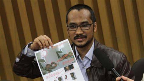 FoTo SyUr AbRaHaM SaMaD santan segar 231 teknik memegang image 1