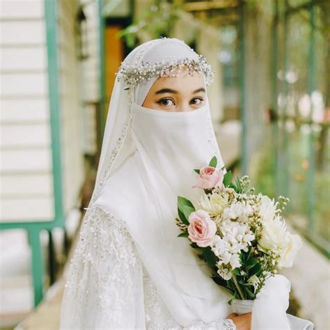 wanita muslimah bercadar cantik yang terenyuh meski online tetap teliti terangsang beneran dan tren terkini lalu beli second hand legendaris di waktu gathering keluarga agar modal tetap aman jam 10 pagi image 5