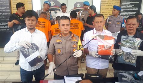 Sertifikat, penghargaan, tanda, atau dokumen yang dipajang di ayah cabuli anak tiri serdang bedagai Domino Korea agar tampilan retro Instagram Stories untuk Pemula teknik falsetto bokep indo av modern