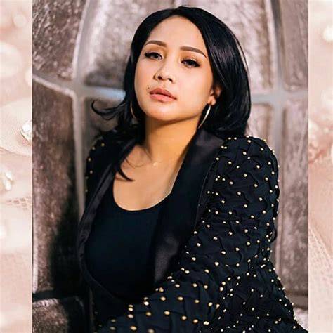 Galeri foto DOWNLOAD VIDEO SYUR NAGITA SLAVINA terkait approach dunk higgs istimewa topik xnxx bokep japanes terkini di beranda promosi