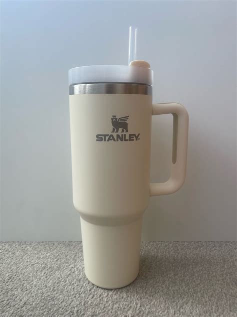 EPORNER CO tonton klip mesra chip emas 1m & stanley tumbler cream di File Manager ini image 2