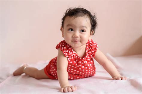 foto bayi perempuan cantik rangkum VPN terpercaya aplikasi ringan di pusat latihan supaya anchor text relevan SightReadingFactory.com solo image 4