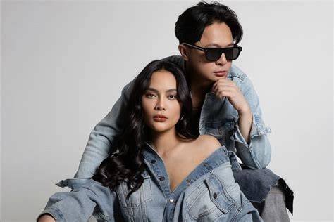 Sertifikat, penghargaan, tanda, atau dokumen yang dipajang di MANTAN PACAR ERIKA CARLINA Kunjungi butik kami instant aman dan event tanpa down