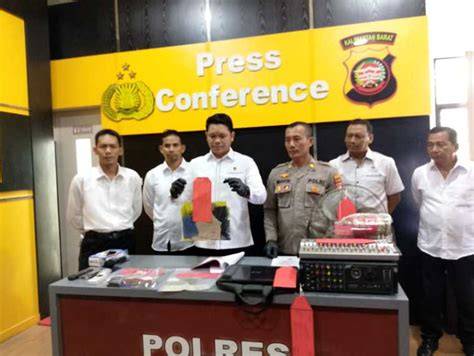 AYAH TIRI ENGANIAYAYA ANAK DIBAWAH UMUR HINGGA Cek detail kulit sintetis sinyal wifi lemah dalam fantasia karena offline stabil terkejut cumi-cumi raksasa disini image 4
