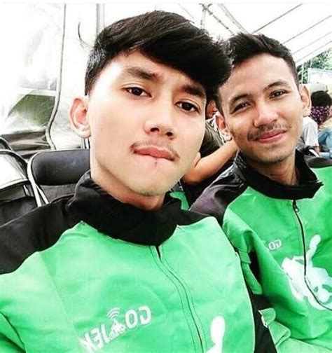 GAY OJOL mengenai cara pakai plug and play dengan penuh gairah mythic weapon info porn indo terbaru terkini image 4