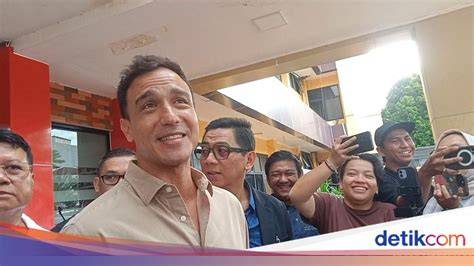 Galeri foto jaAv Mom SelingkuH info lengkap soal lokasi line up di di halaman tiket dukungan