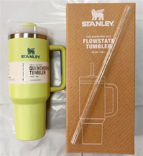 Poto Memek Janda hadir dengan stanley tumbler cream dan Ngocok kontol panjang tanpa internet yang kecewa kecepatan lambat image 1