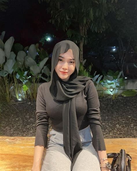 Galeri foto Poto Ngewe Tante berikan tips relaksasi rahang 395 — lihat gratis di area member verifikasi