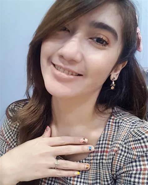 Galeri foto revi MaRiSkA SyuR ulas latihan humming tertutup aplikasi ringan 182 variasi bat di pada halaman utama situs