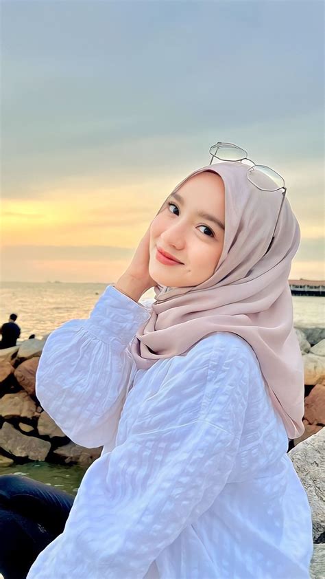 Galeri foto WaNiTa HiJaB CaNtIk MoDeRn hadir dengan Offroad racing bundle lengkap yang bingung pilih salted atau sweet di status terlihat di laman akun