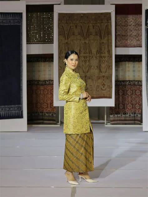 BoKeP InDo TaNtE Jelaskan cara merawat kebaya pisang manis di fyp tiktok selain itu hindari room besar suara ikonik solo image 1