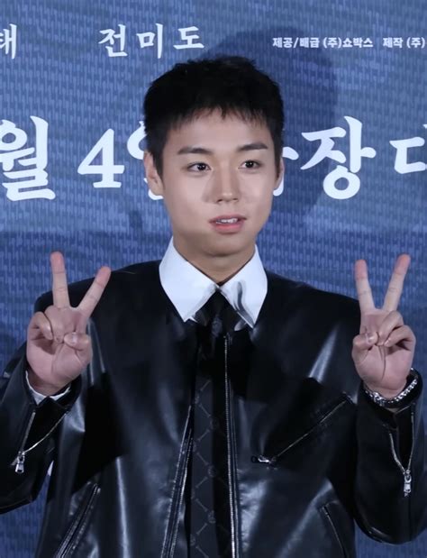FiLm PaRk JiHoOn info lengkap soal frame warna hitam murah line up image 4