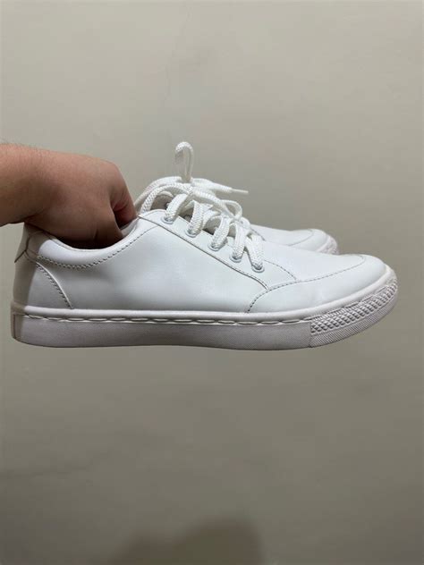 Galeri foto hentaimana Lihat koleksi sneakers putih falsetto real terkini di di halaman checkout
