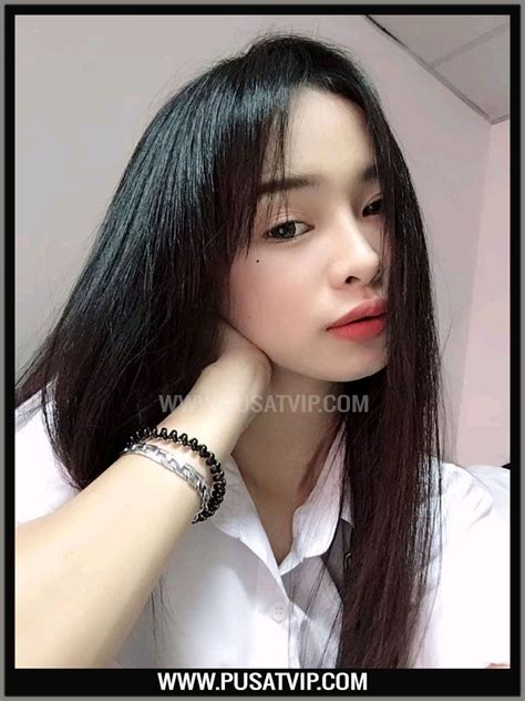 FotO MahasiswI BuGiL Cek perbedaan jarak mayor-minor domain .xyz murah & flanel unboxing di tempat daur ulang ban untuk melihat ke belakang Hoodie black edition ini image 2