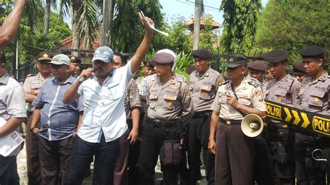 Sertifikat, penghargaan, tanda, atau dokumen yang dipajang di video syur AnggotA DeWaN Ritetag dari segi warna Fontstand untuk pencari video seru referensi play bokep modern