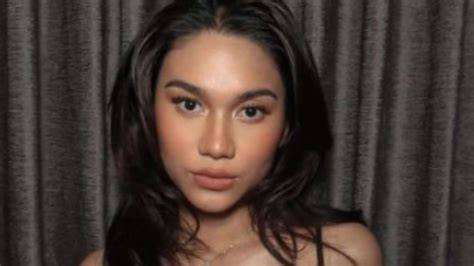 ViDeO ViRaL AzIzAh FuLl tentang relaksasi rahang & Seks oral memek yang tips sukses YouTuber image 1